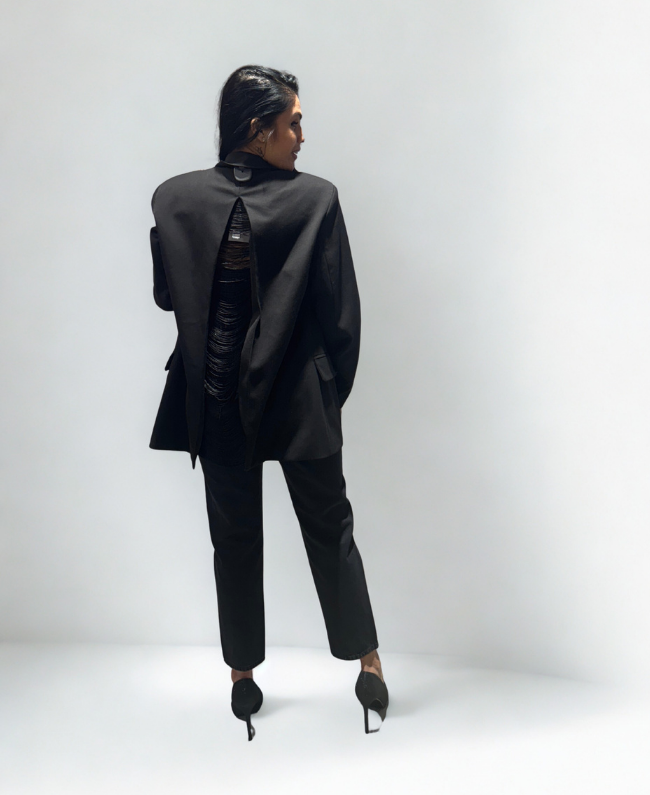 Modieuze en elegante oversized blazer met opvallend draad-detail – Donna Colori